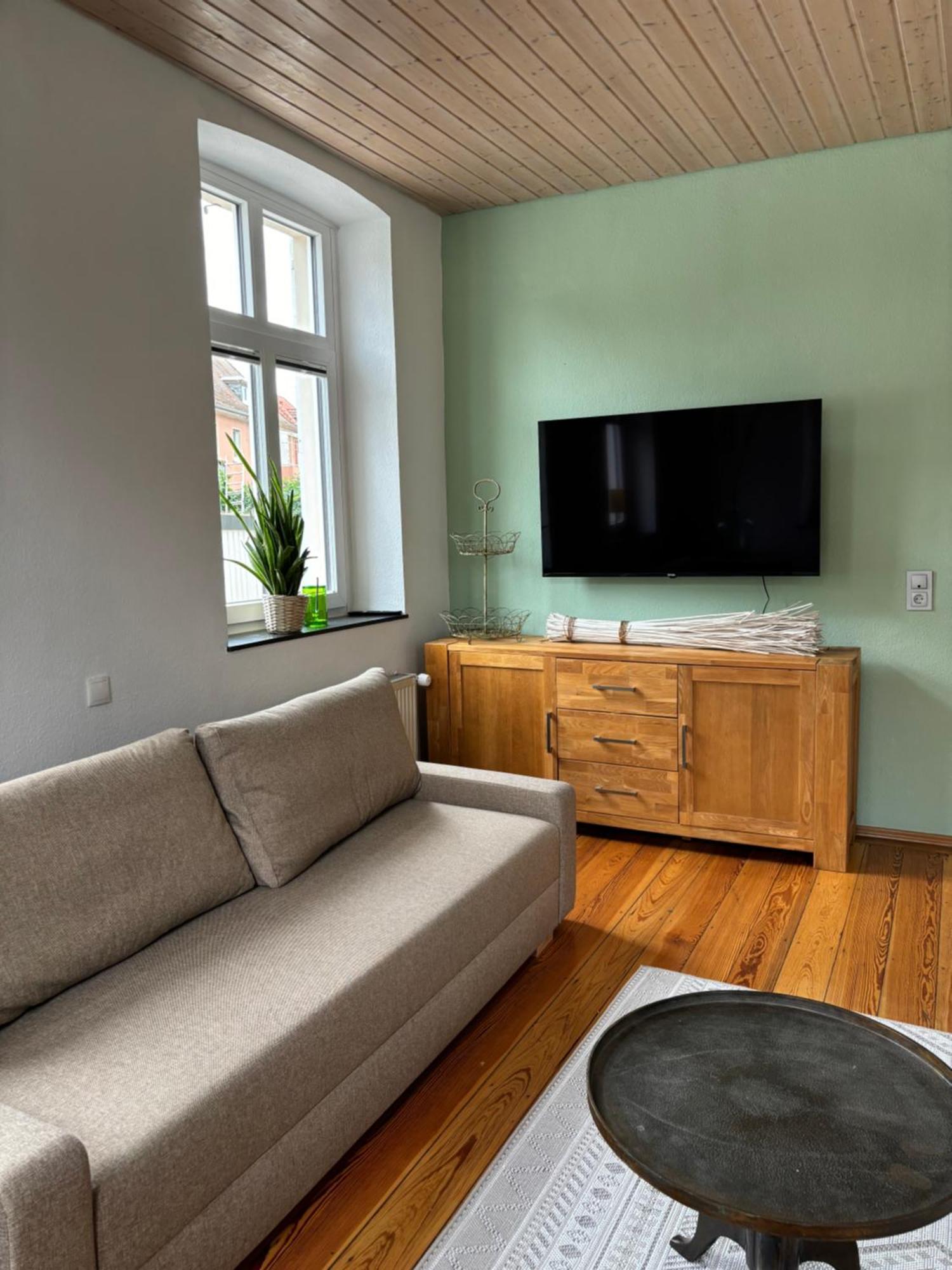 Ferienwohnung Am Ostpark ランダウ・イン・デア・プファルツ エクステリア 写真
